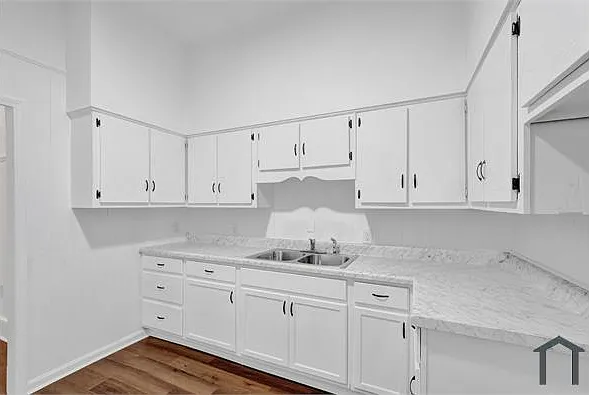 776 E McLemore Ave — Photo 13