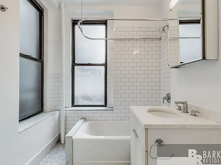 105 E 15th St #56 — Photo 7
