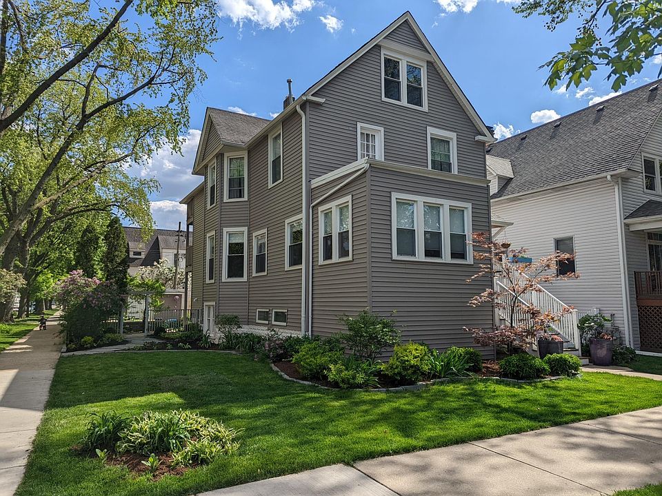 1st image of 3235 W Belle Plaine Ave #2