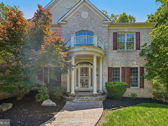 4th image of 101 Whistling Wood Ct