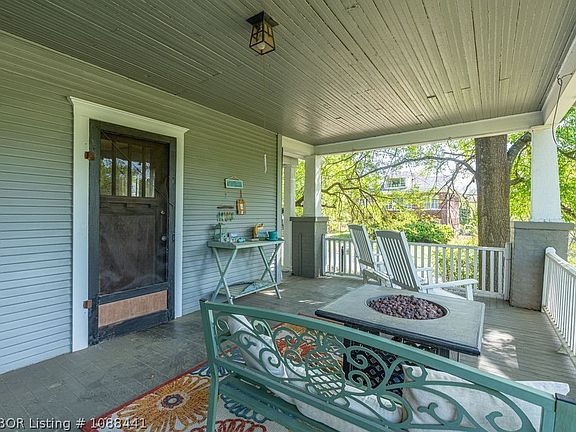 5th image of 512 N Elm St