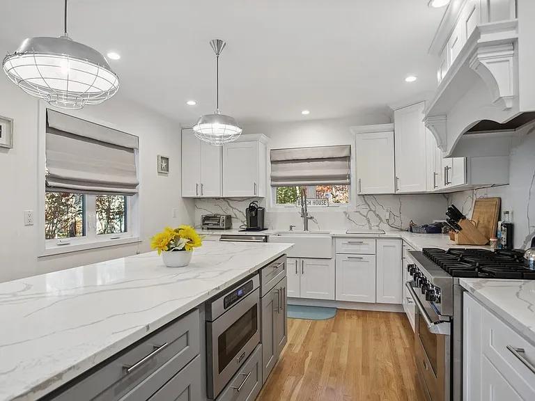 18 Park Cir — Photo 9