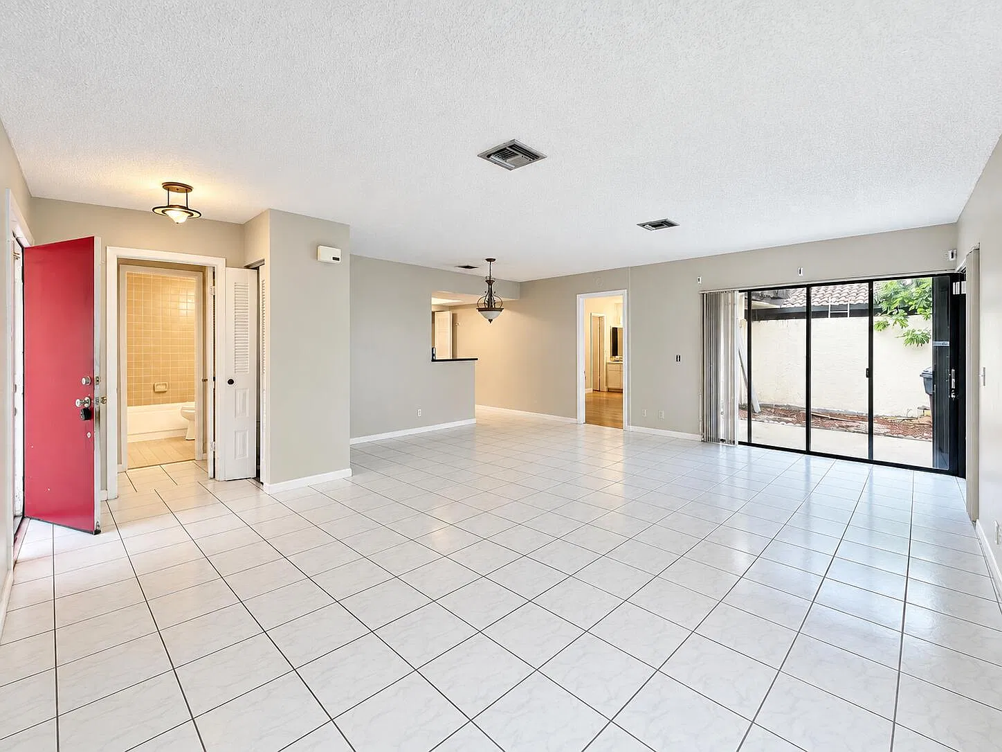 2 bed, 2.0 bath, 1173 sqft, $2,299 — Photo 4