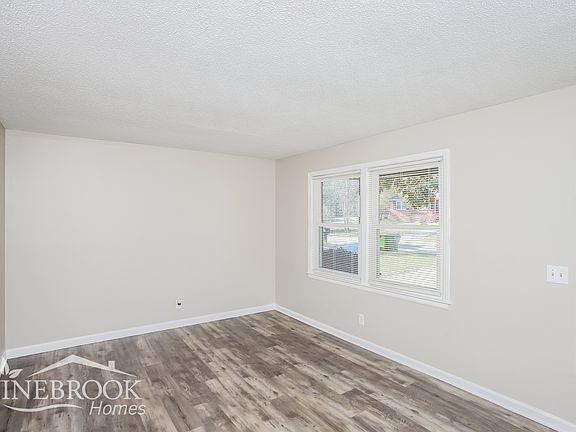 2nd image of 3504 Traveler Ln