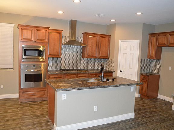 4th image of 30 Cobbs Creek Way