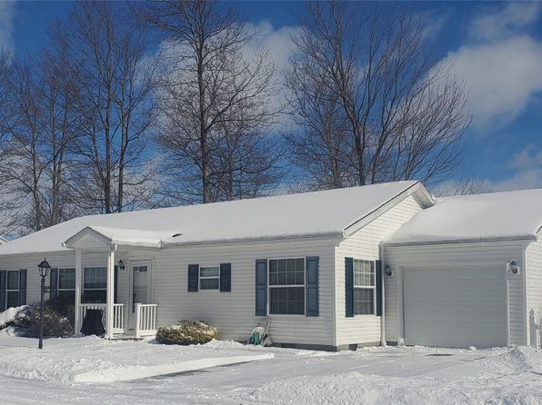 5259 Champagne Ctr, Girard, PA 16417
