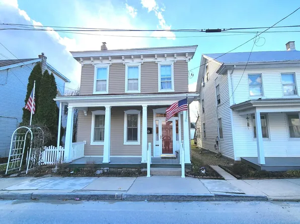 109 N Railroad St, Annville, PA 17003