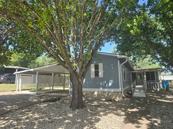 322 Live Oak St, Ingram, TX 78025