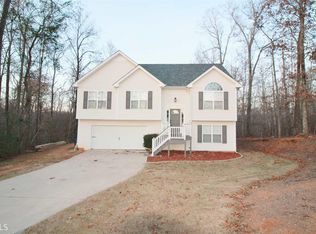 141 Carols Ln, Locust Grove, GA 30248