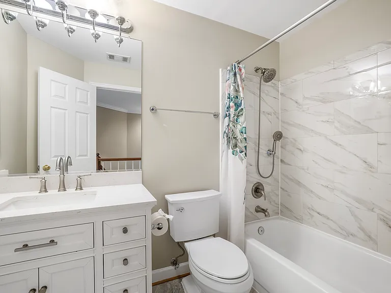 10186 Castlewood Ln — Photo 26