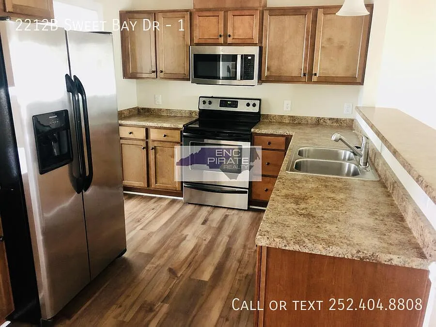 3 bed, 2.5 bath, 1576 sqft, $1,750 — Photo 2