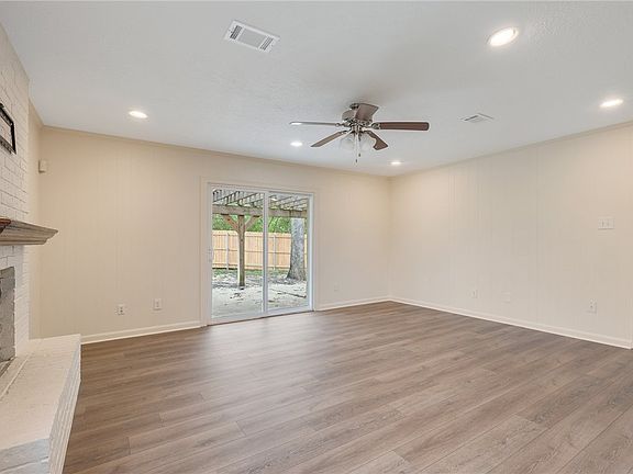 2nd image of 2510 Twisted Oaks Dr