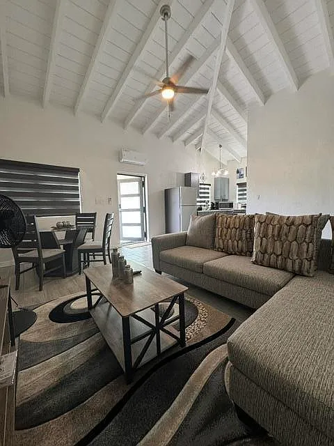 2 bed, $2,500 — Photo 2