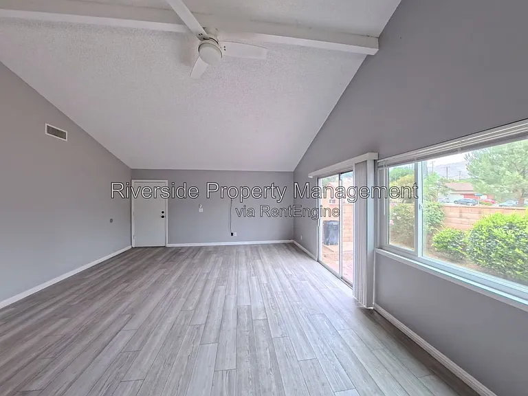 5025 Pearblossom Dr — Photo 14
