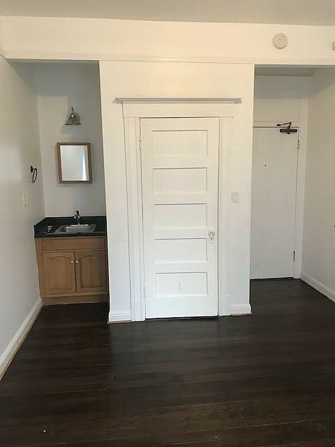 2nd image of 1618 Polk St