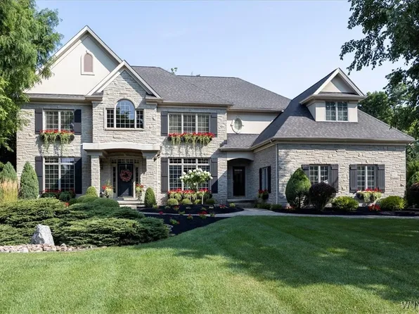 5112 Rockledge Dr, Clarence, NY 14031