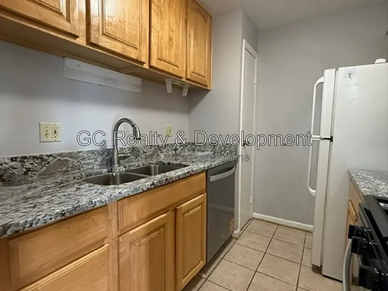 1180 Meadow Ln #206 — Photo 6