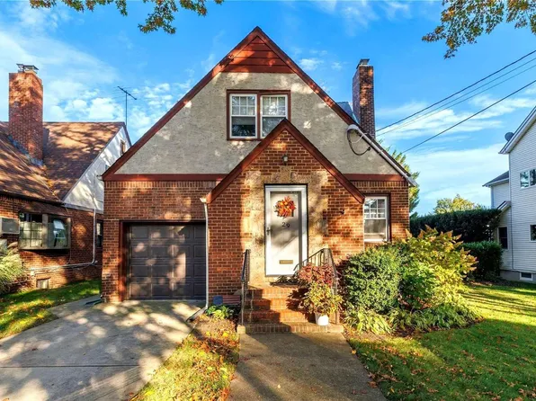 29 Depan Avenue, Floral Park, NY 11001