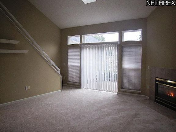3rd image of 3167 Village Green Dr