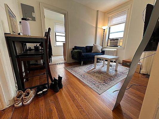 2nd image of 360 E 50th St APT 5E