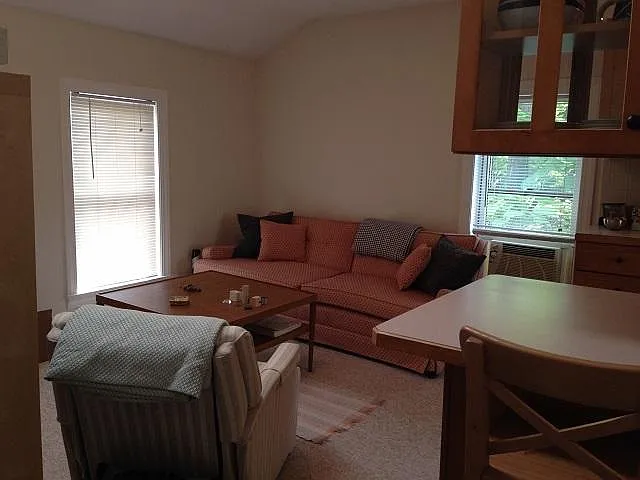 1 bed, 450 sqft, $1,950 — Photo 3
