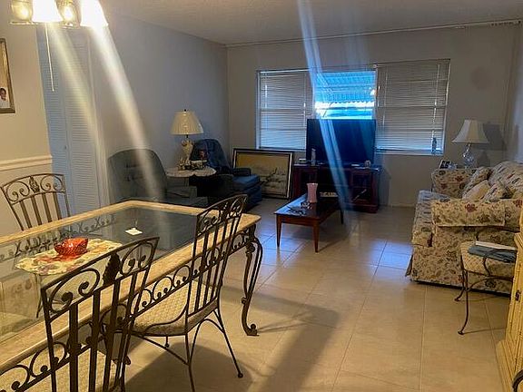 5th image of 3550 NW 8th Avenue #706