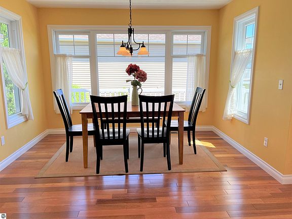 2nd image of 2588 W Crown Dr