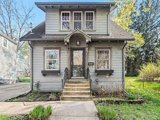 1516 Charles Ave, Kalamazoo, MI 49048