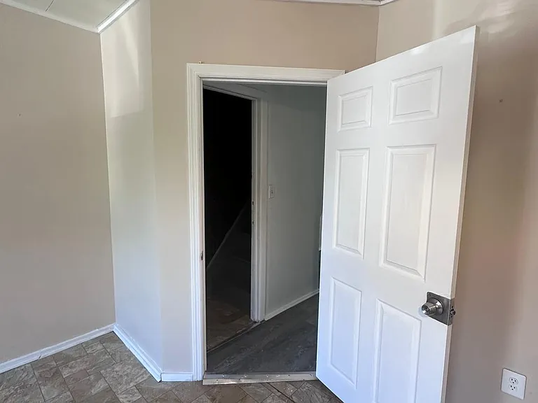 653 Beatty St #2 — Photo 8