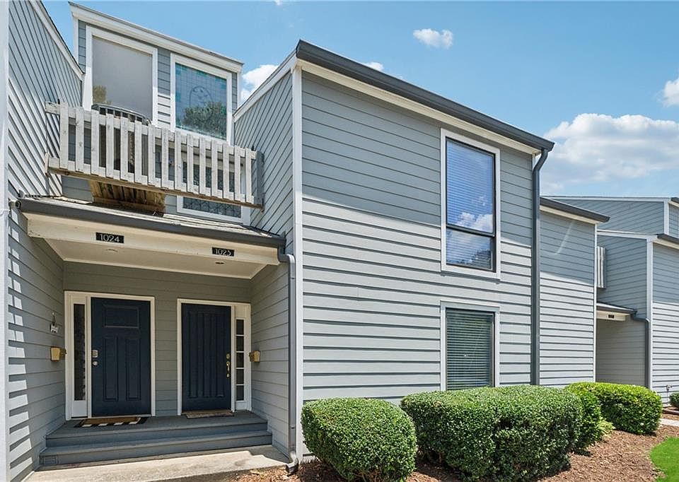 1st image of 1023 Riverbend Club Dr SE