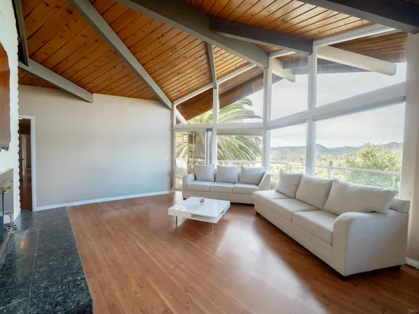 2373 Carroll Ln, Escondido, CA 92027