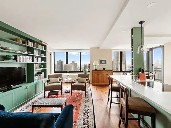 300 E 85th St APT 3205, Manhattan, NY 10028