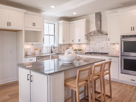 Big center island for additional seating