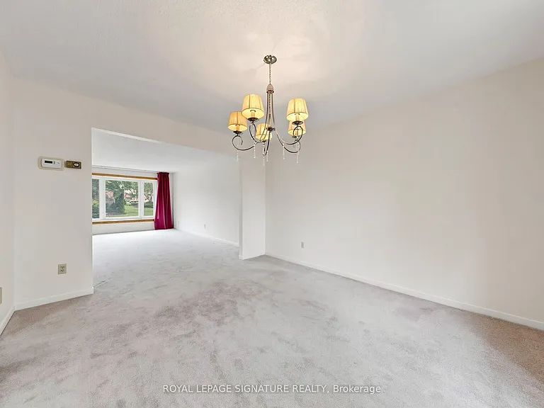 94 Howlett Ave — Photo 13