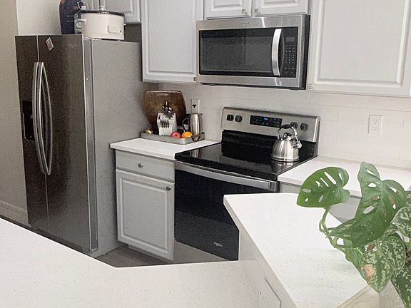 5th image of 513 Mirasol Cir APT 203