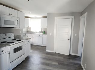 26 Grove St #B, Windsor Locks, CT 06096