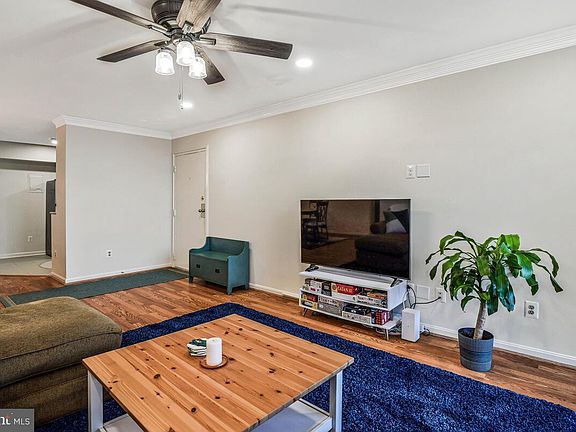 4th image of 3121 Patrick Henry Dr APT 330