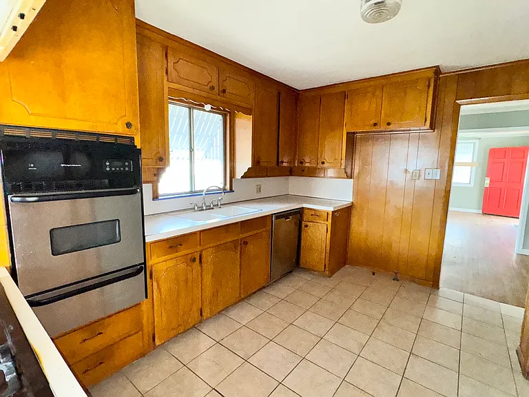 2204 Tierney Rd — Photo 9
