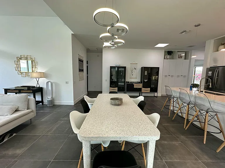 54620 Avenida Juarez — Photo 11