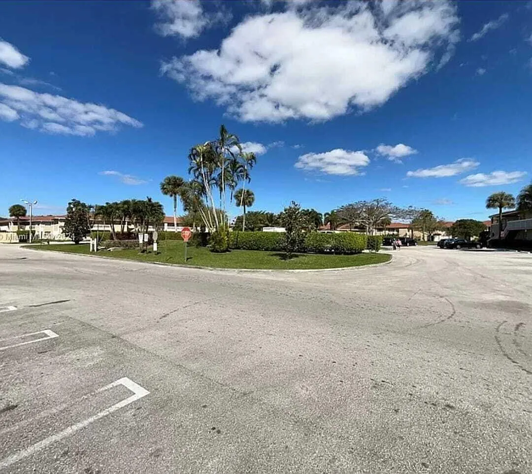 2 bed, 2.0 bath, 768 sqft, $1,799 — Photo 4