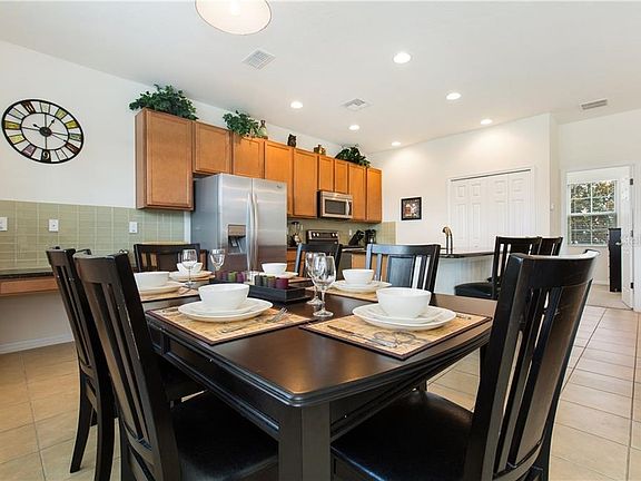 4th image of 940 Las Fuentes Dr