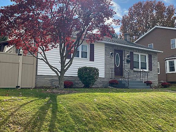 2nd image of 905 W Central Ave