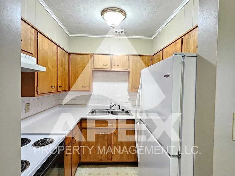 5024 Jacksboro Pike #3 — Photo 7