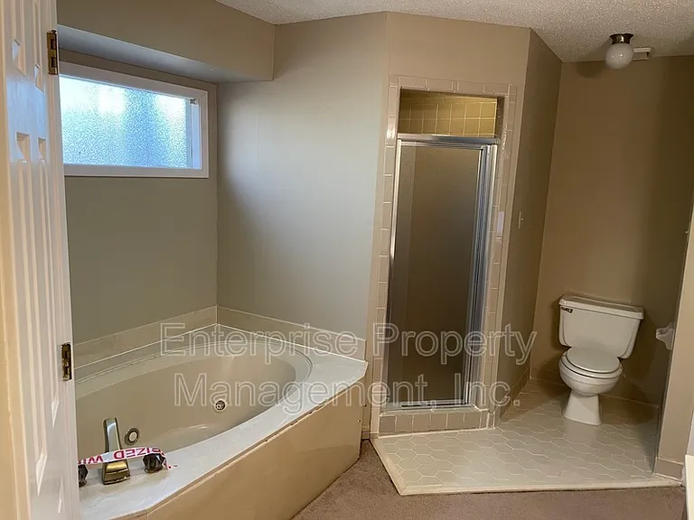 384 Sherburne Cv — Photo 11