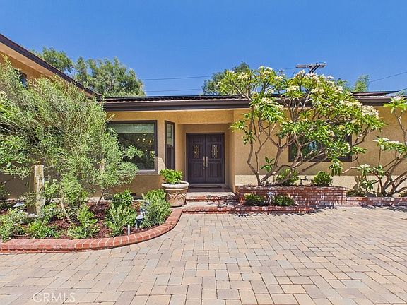2nd image of 340 Toyon Rd