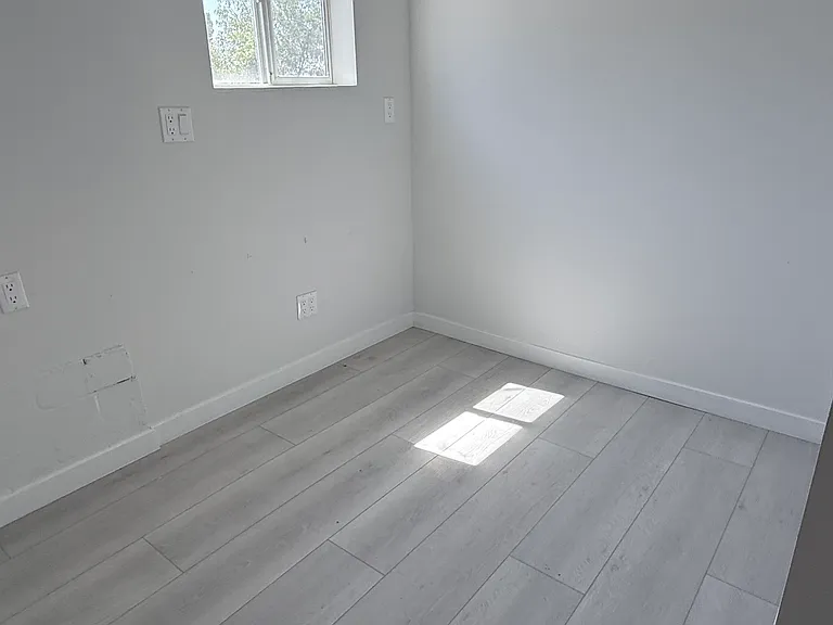 2826 Altura Ave — Photo 8