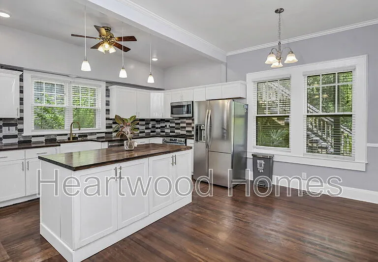 2417 Clark St #B — Photo 13