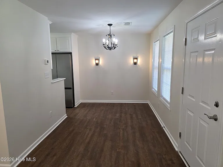 109 Cheyenne Ct — Photo 6