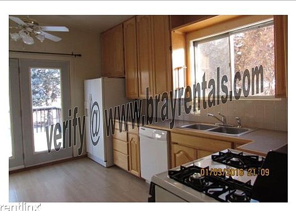 960 Hill Ave kitchen and french doors