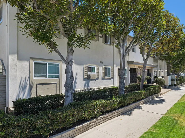 Mardi Gras Apartments | Palmyra Apartments — Photo 2